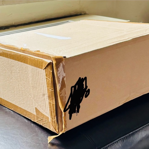 LV gift box, LV shipping box, ribbon, gift message envelope More sizes available - Picture 5 of 6